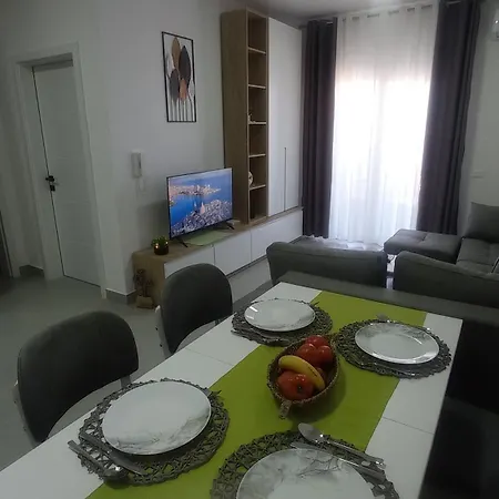 Golem Horizon Apartment *