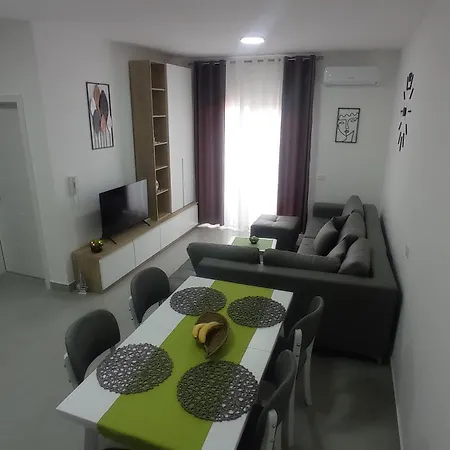 Golem Horizon Apartment *