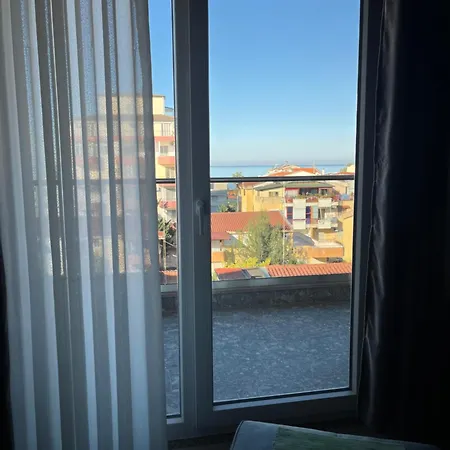 Apartment Horizon Golem (Tirana)