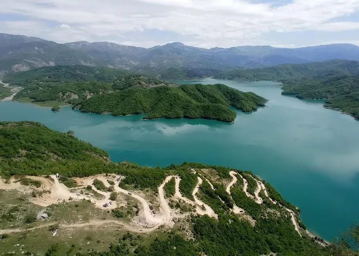 Horizon * Golem (Tirana)